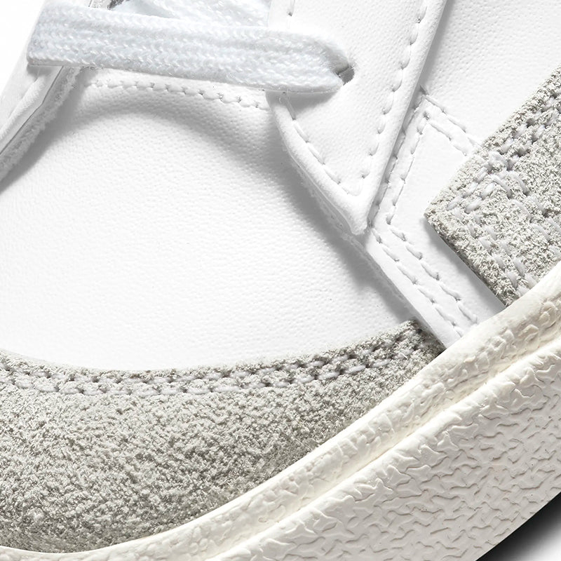 Women's Blazer Low '77 White/Black/Sail White