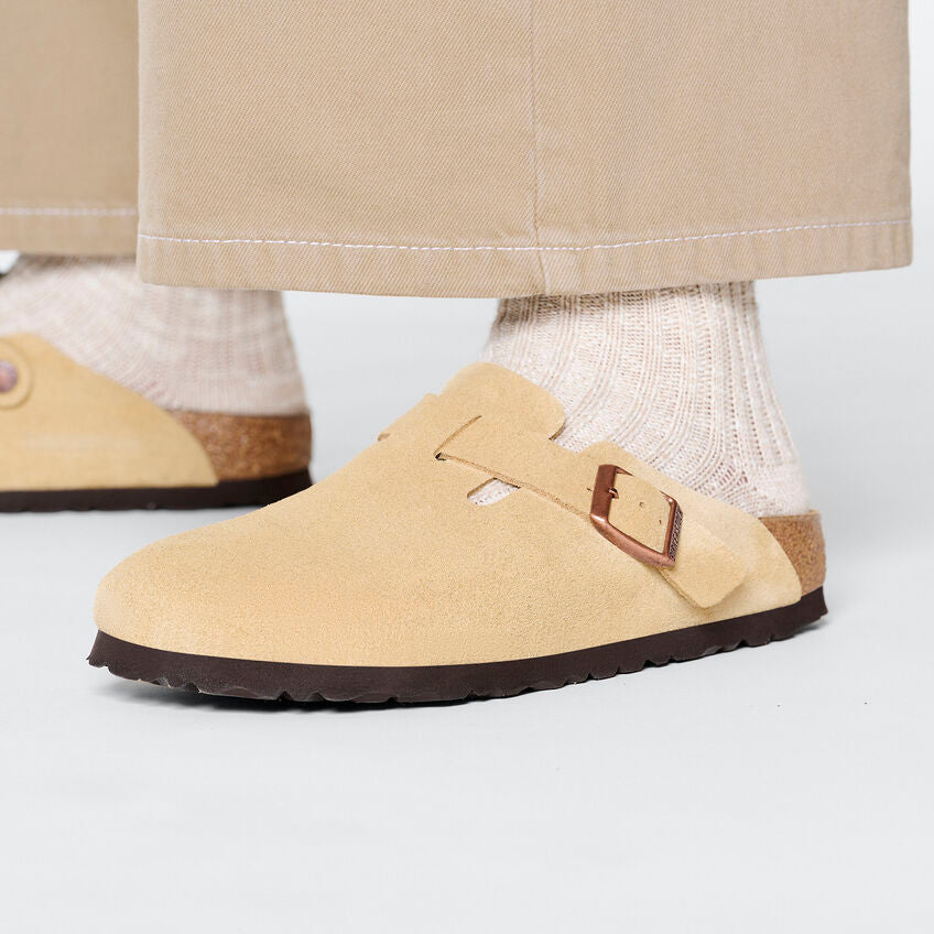 Women's Boston Narrow Latte Cream Suede – Tradehome Shoes