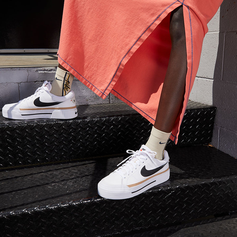 スニーカー Nike Women's Court Legacy Lift Shoes Nike Court Legacy Lift Women's Shoes. Nike.com