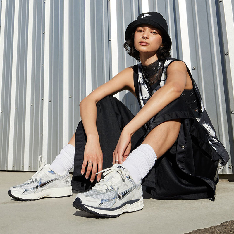 Women's Vomero 5 Photon Dust/Chrome