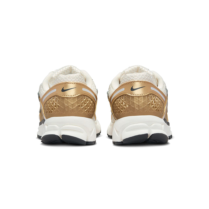 Women's Vomero 5 Photon Dust/Metallic Gold