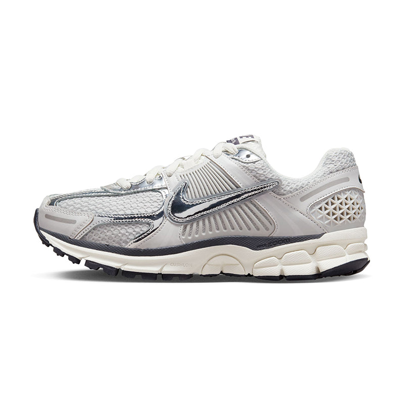 NIKE ZOOM VOMERO 5 PRM 26.5 新品未使用 Shop Women's Vomero 5 Photon Dust/Chrome | Women's Sportswear