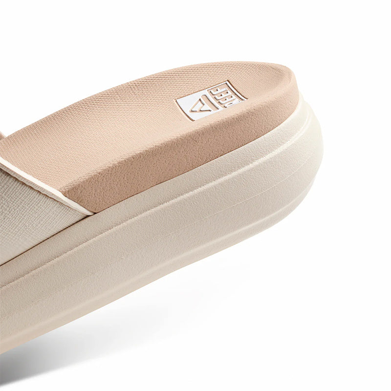 Zoomed in back view of Reef women's Cushion Bondi Bay sandal in vintage/oasis.