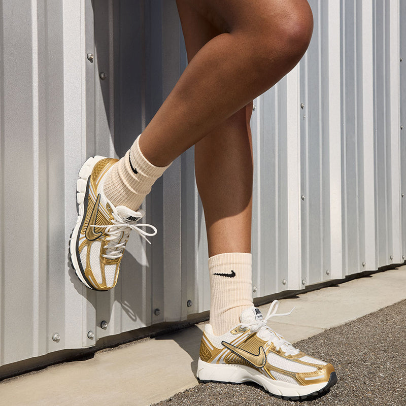 Women's Vomero 5 Photon Dust/Metallic Gold