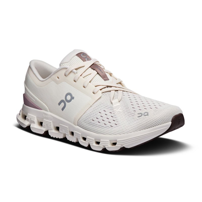 On スニーカー クラウド エックス 4 Cloud X W 白 ウィメンズ Shop Women's Cloud X 4 Ivory/Heron | Women's Performance Shoes by