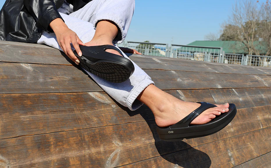 Women's OOmega OOlala Black – Tradehome Shoes